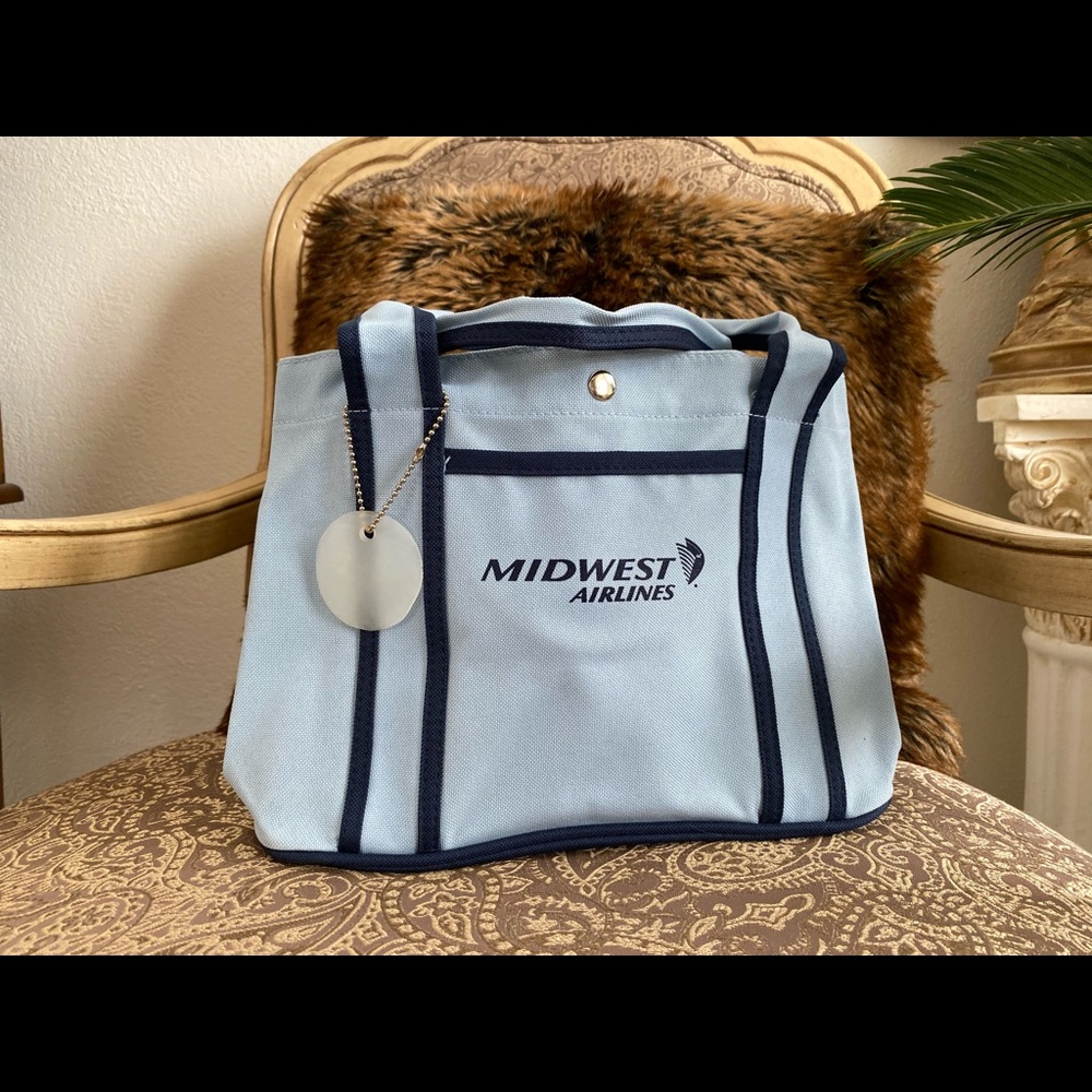Small Midwest Airlines tote